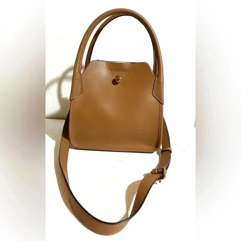 Decke brown leather crossbody handbag
